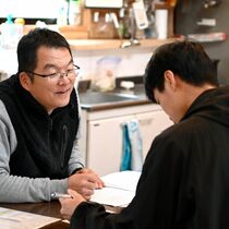 ＜９＞環境が一変　孤独感抱え、無気力に
