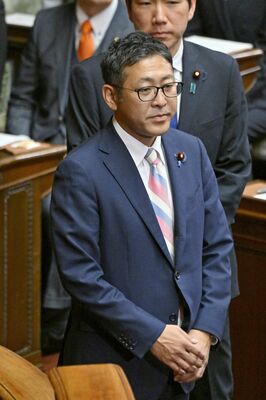 特別国会に臨む石坂氏＝18日午後、衆院本会議場、磯真奈美撮影