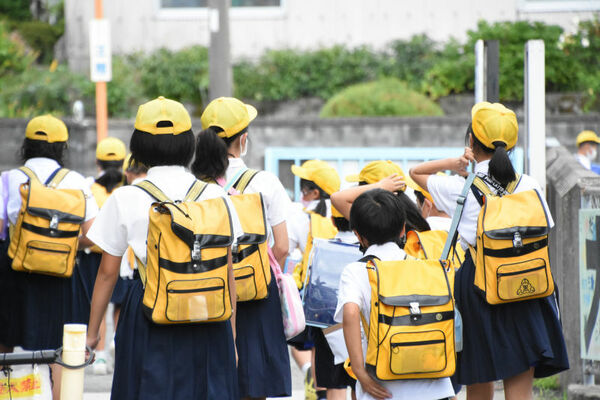 福岡県みやこ町の黒田小では児童の約８割がリュックを使っている