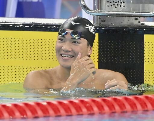 競泳成年男子４００メートル自由形決勝　３位に入った松下（東洋大）＝滋賀県のインフロニア草津アクアティクスセンター、磯真奈美撮影