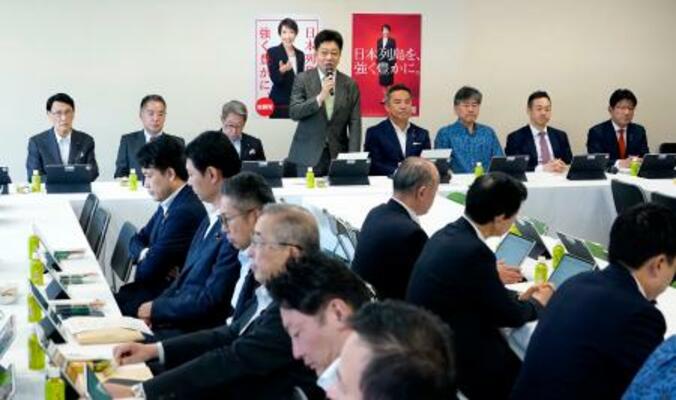 自民党本部で開かれた総務部会と政治制度改革本部の合同会議=11日午前、東京・永田町