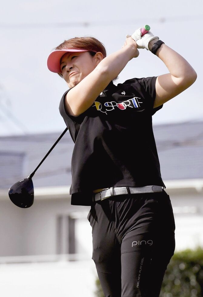 ２年連続４度目の優勝を飾った鈴木＝宇都宮ＣＣイン１番