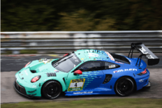 ファルケンモータースポーツチームが｢ニュルブルクリンク耐久シリーズ｣最…