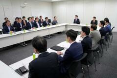 収入低い働き手支援、与野党一致