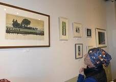 人気アニメの版画や切り絵　