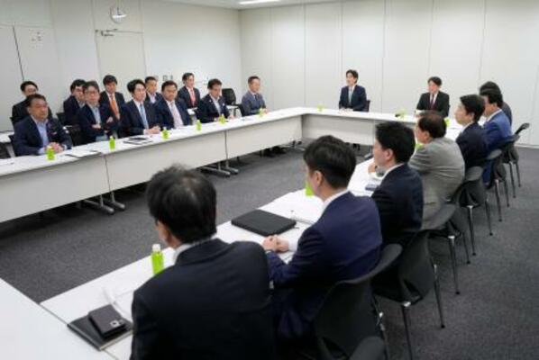 　国会で開かれた「社会保障国民会議」の実務者会議＝１３日午後