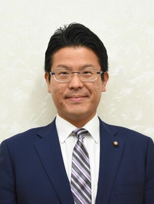 副議長に選出された浅野貴之氏