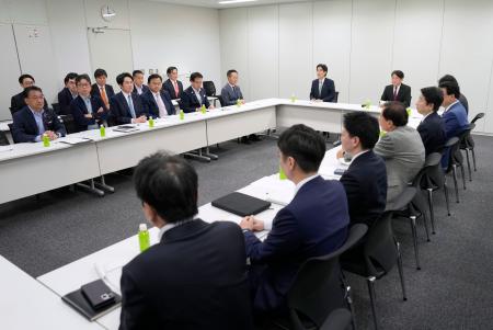 　国会で開かれた「社会保障国民会議」の実務者会議＝１３日午後