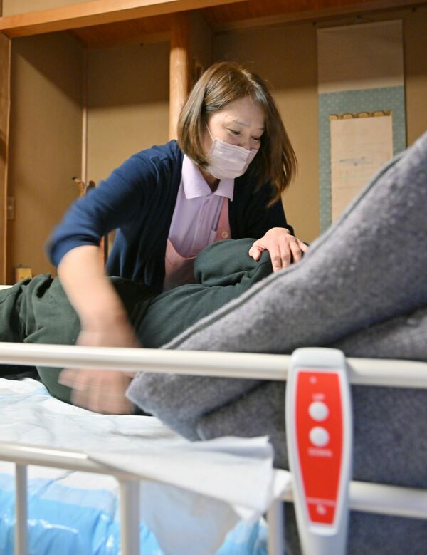 栃木県の介護人材、26年度は8000人不足　その背景は…　多様な在り方支えるために