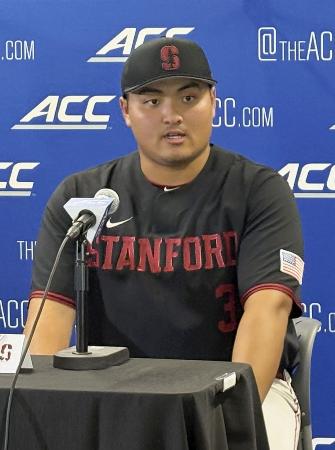 米国1年目のシーズンが終了し、記者会見するスタンフォード大の佐々木麟太郎=5月、ダーラム(共同)