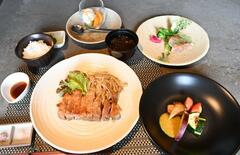 県産豚肉のうまみ堪能　ランチ「１の鉄」　鉄板焼 三の鉄（宇都宮）