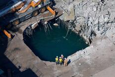 川崎の足場崩落事故、死亡３人に