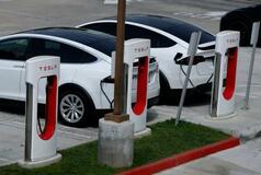 テスラ、カリフォルニアで登録減