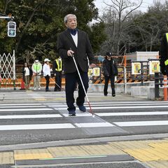 色、音、振動で視覚障害者の横断支援　宇都宮のLRT停留場で全国初の実験　内閣府プロジェクトで栃木県警など