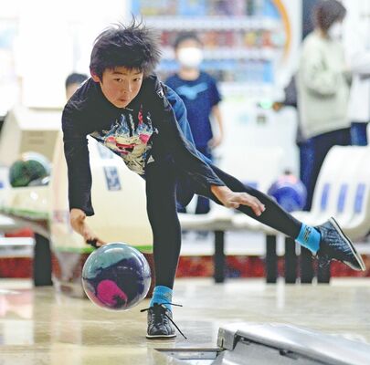 高学年　１１６６点で優勝した橘田（姿川二）＝小山ゴールドレーン