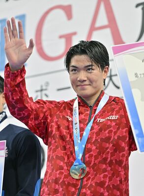 競泳成年男子４００メートル自由形決勝　３位に入った松下（東洋大）＝滋賀県のインフロニア草津アクアティクスセンター、磯真奈美撮影