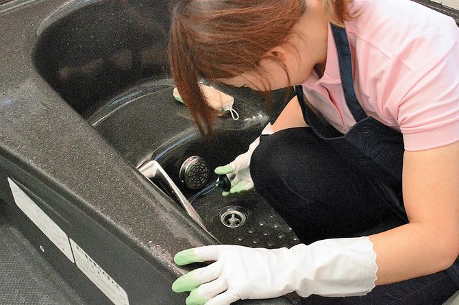 排水溝の湯の循環口も忘れずに掃除しましょう
