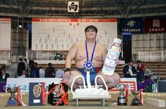 日体大3年の杉本が学生横綱