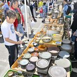 益子春の陶器市がスタート　初日は４万8000人来場、熱心に品定め　５月…