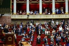 仏、終末期「死への援助」法成立