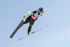 高梨沙羅５位、丸山希は８位