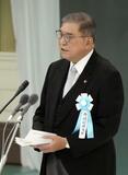 首相式辞随所に独自色