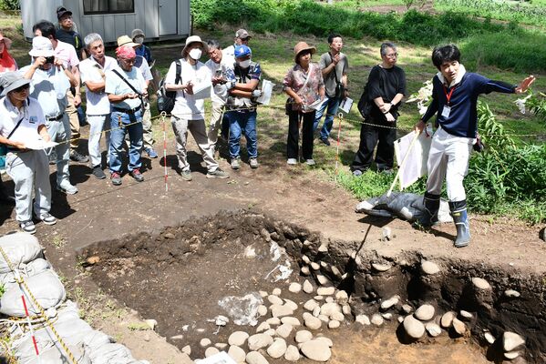 下侍塚古墳で開かれた現地説明会