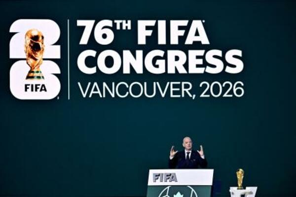 　ＦＩＦＡ総会でスピーチするジャンニ・インファンティノ会長＝４月３０日、バンクーバー（ロイター＝共同）