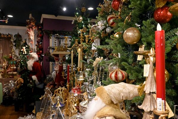 クリスマス商品であふれる店内