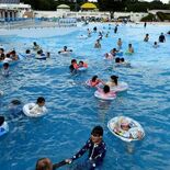 50周年の「一万人プール」　８、９日に先行オープン、通常は14日から