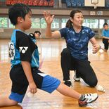 バドミントン元日本代表が指導　「勝敗の楽しさ学んで」　壬生で講習会