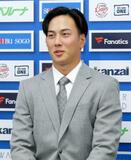 西武長谷川、3400万円で更改