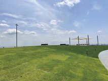 佐野ＳＡ下り線に「ドラマチックエリア」　芝生広場など整備、１5日に記念祭