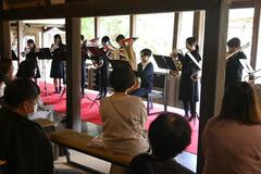 音楽通じ「乳がん知って」
