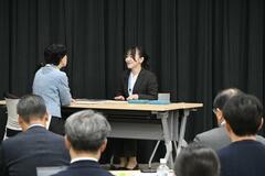 足銀の行員10人 接客スキル競う