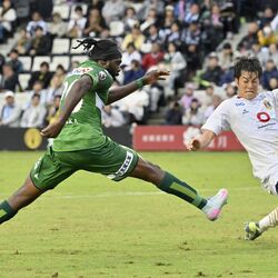 栃木シティが奈良に快勝　今季初の４連勝で暫定首位、４試合連続無失点　両ウイングが躍動　