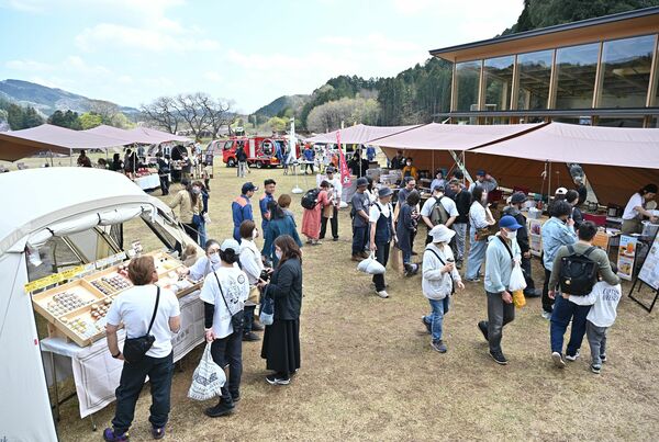 約500人の来場者でにぎわったスノーピーク鹿沼の1周年祭