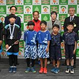 ソフトテニス小学生大会　全国準Vを報告　下野・鈴木君ら市長表敬