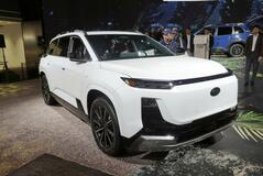 ３列ＥＶを公開