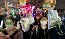 憲法改正の動きに市民ら抗議