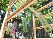 天明鋳物の「風鈴参道」初開催　佐野