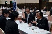 大卒者ら対象「就職面接会」／企業５７社が参加