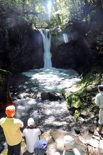 まぼろしの滝 現れる　矢板
