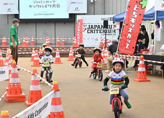 キッズたちが競ったキックバイク大会