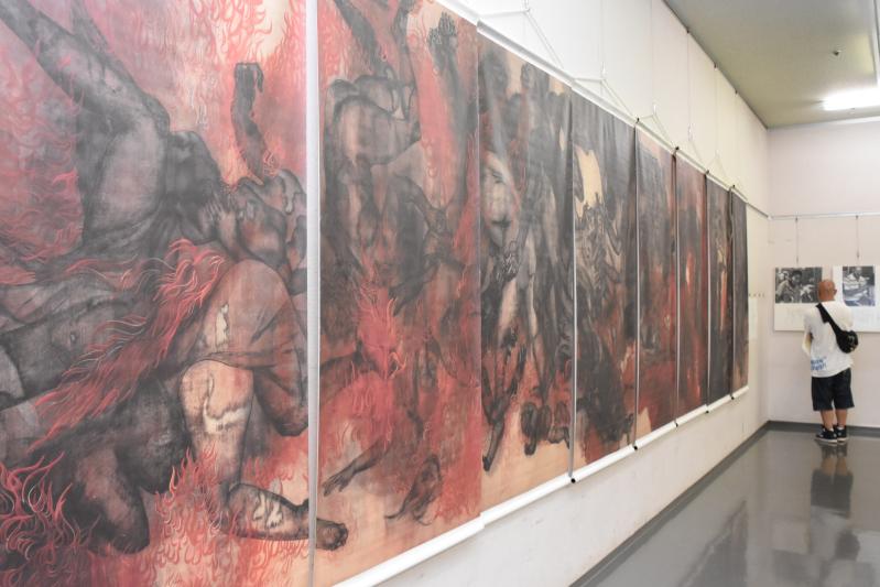 核兵器ない平和な世界へ 栃木で企画展 鈴木賢二の版画絵巻など、戦争
