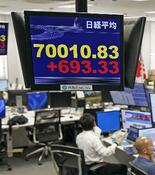 日経平均株価、初の7万円