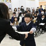 下野教育美術展　小中学校の部の上位入賞者を表彰　中央展は23日まで