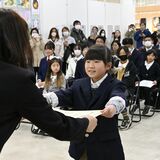 下野教育美術展 小中学校の部の上位入賞者を表彰 中央展は23日まで