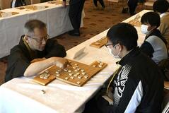 プロ棋士の初手 間近に