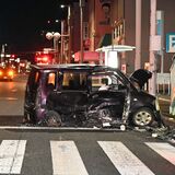 宇都宮・東京街道で出合い頭の交通事故　軽乗用車の女性が意識不明の重体、同乗の男性も…